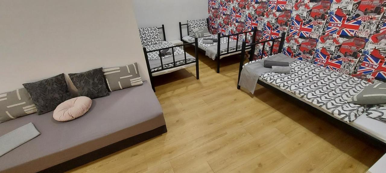 London Fog Apartment In The Party District Budapest Ngoại thất bức ảnh